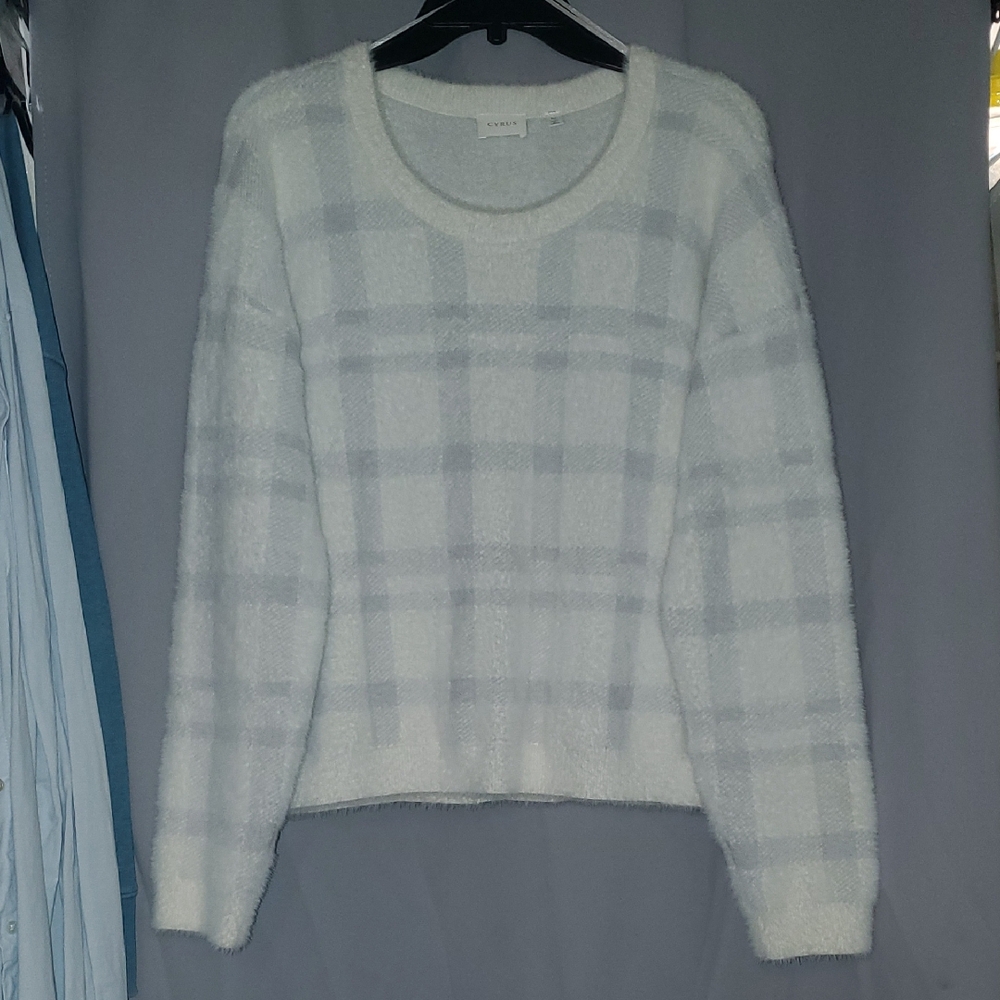 Cyrus White Crew Neck Sweater Soft Knit Casual